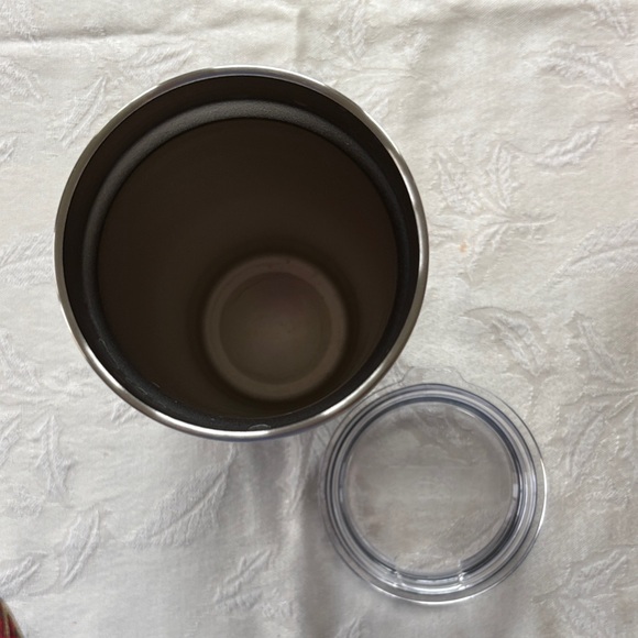 YETI Stainless Steel Tumbler 20 oz - Picture 3 of 7